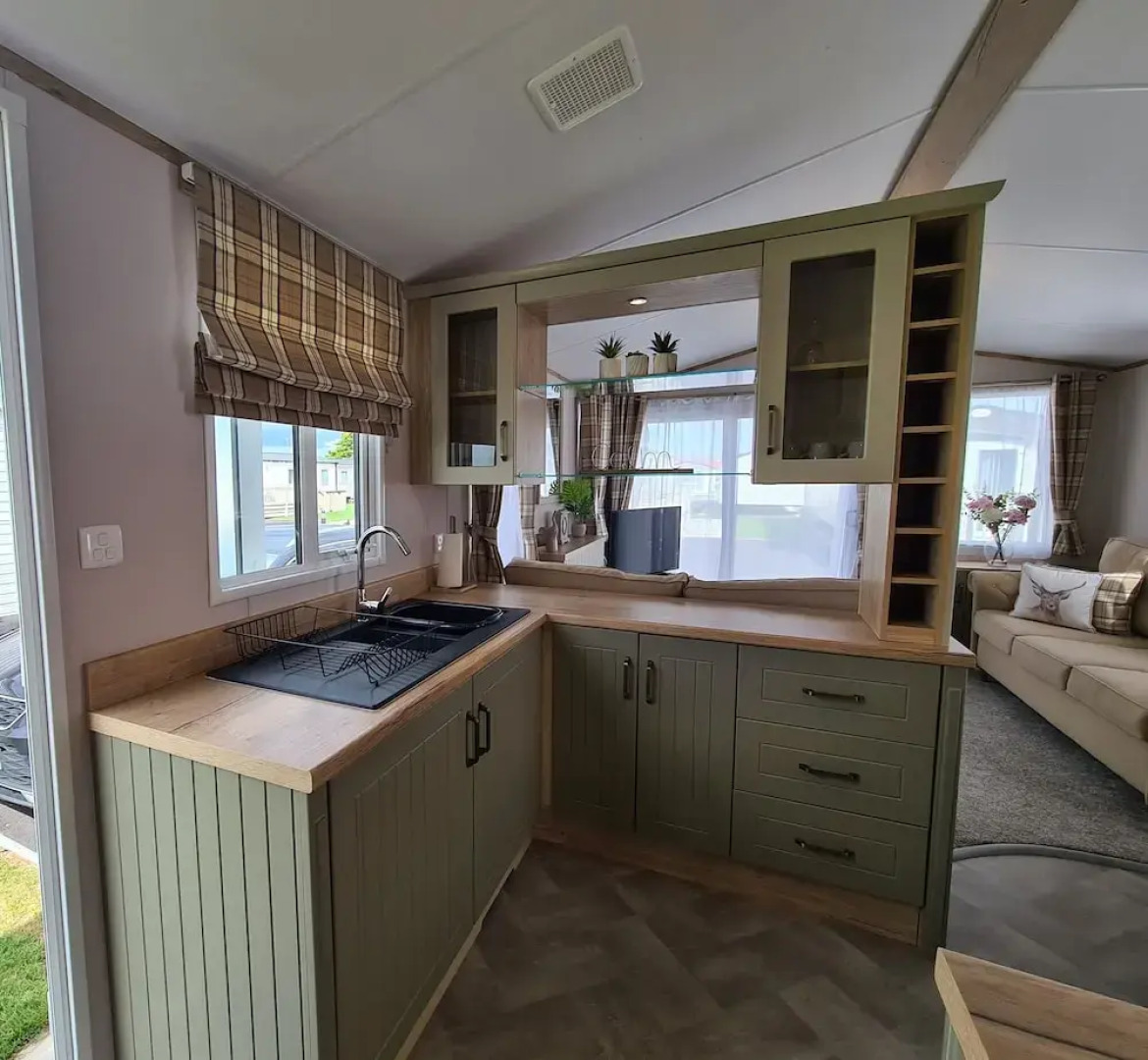 Stunning Platinum Caravan in Rhyl 2 Mins to Beach