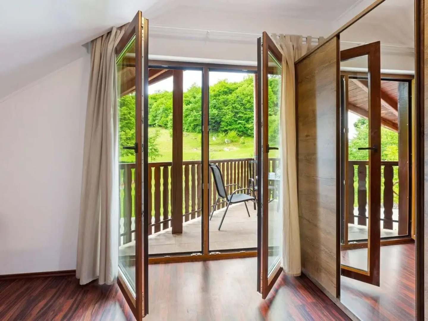 Cosy Apartment in Oto?ac With Balcony