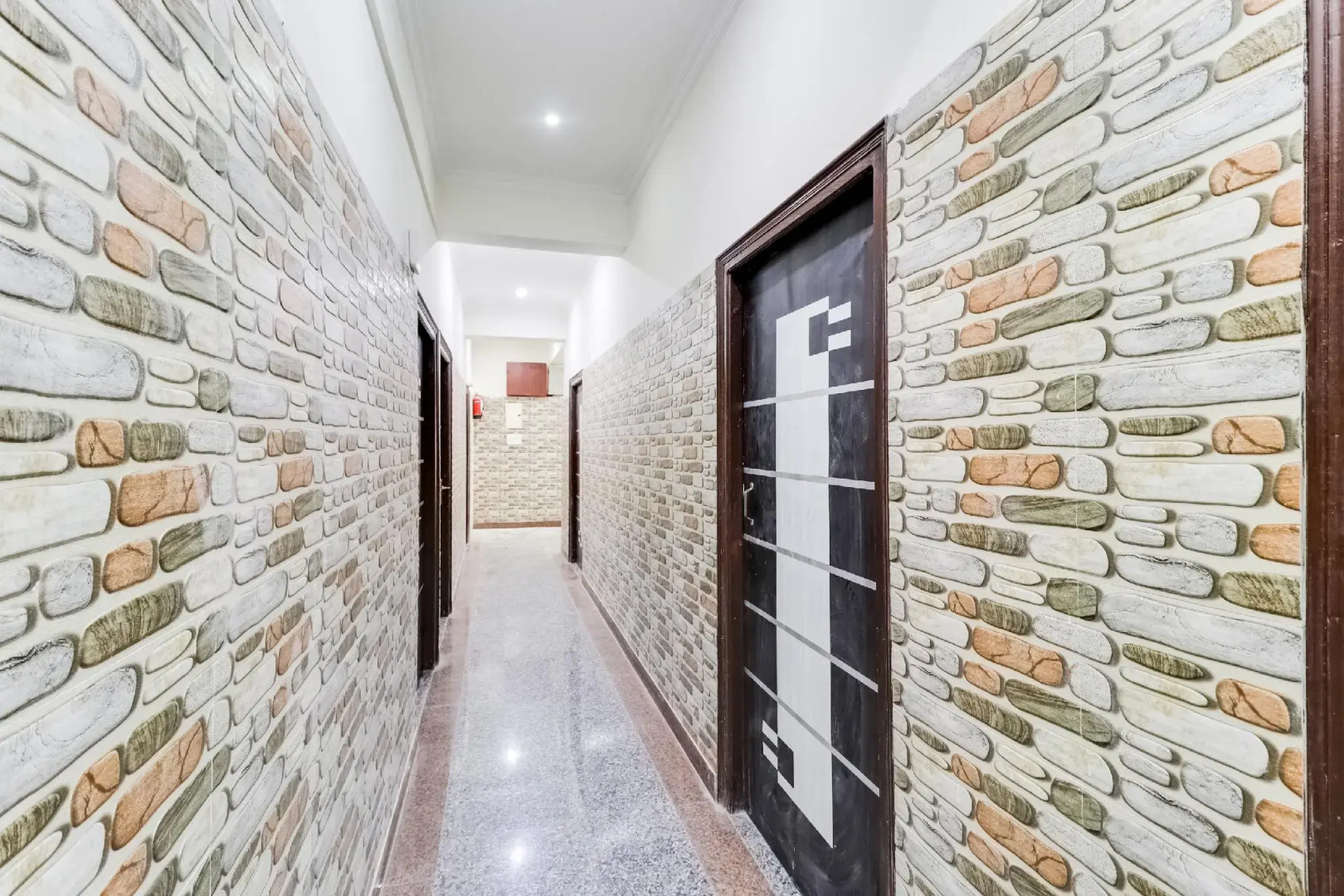 OYO Flagship 70617 R.c. Inn