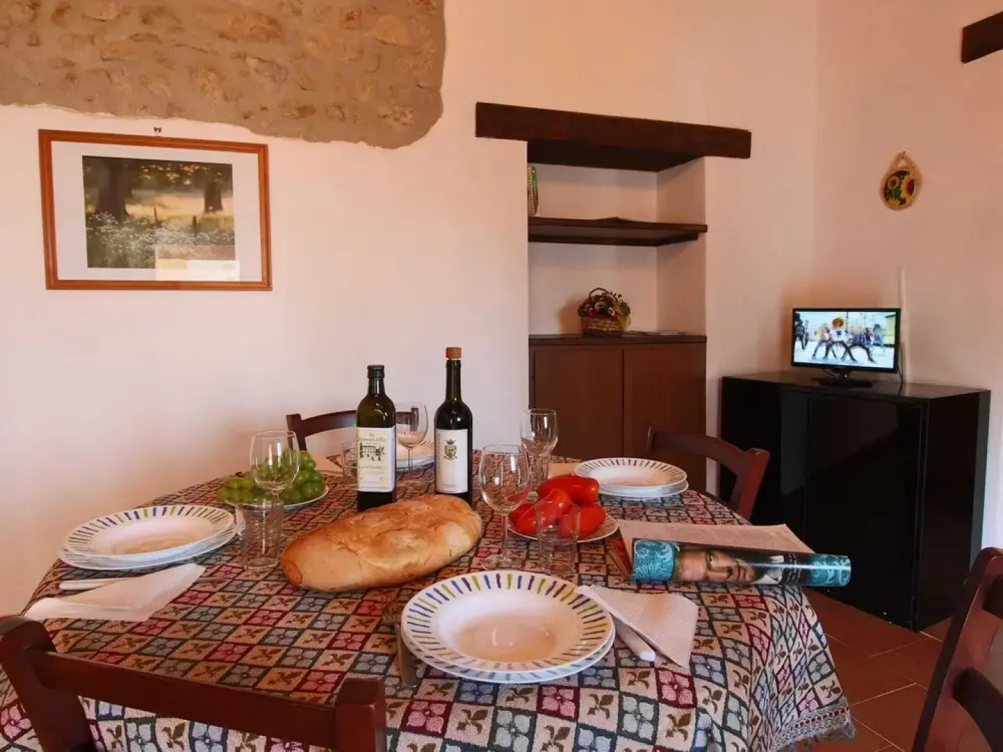 Farmhouse Bliss With Pool, Wine and Tails