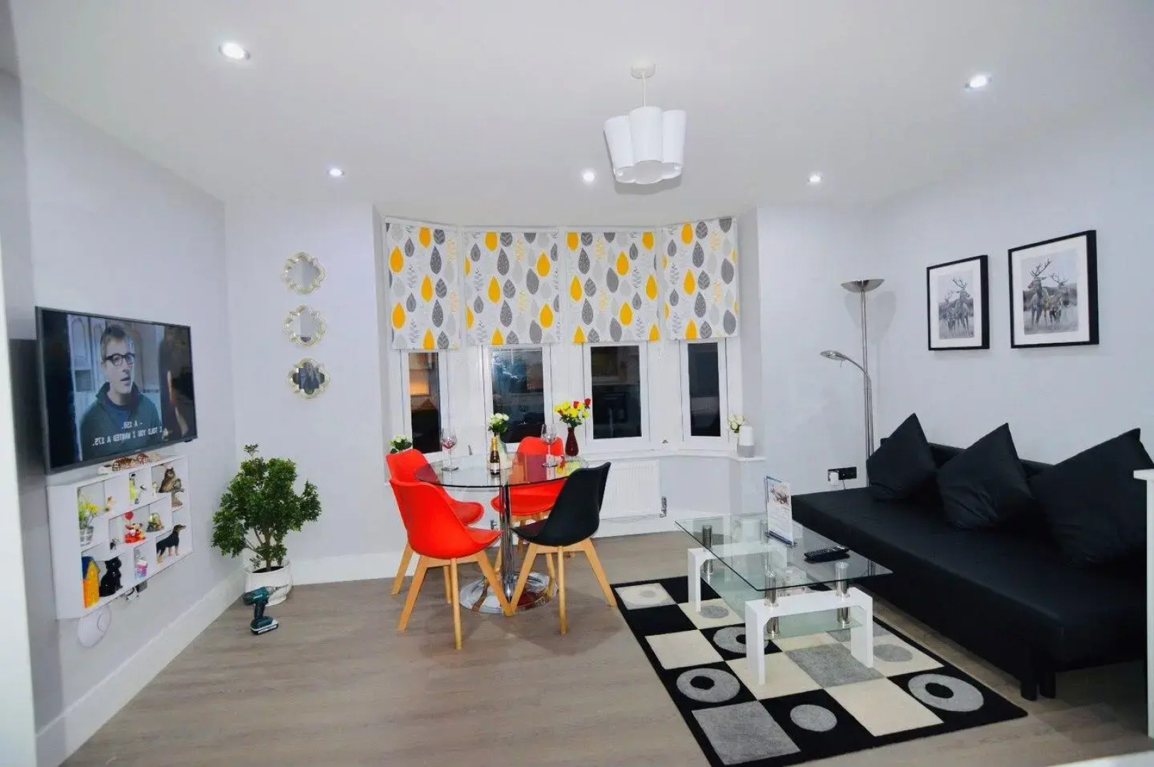 Classy, Central, Self Contained Flat by CozyNest