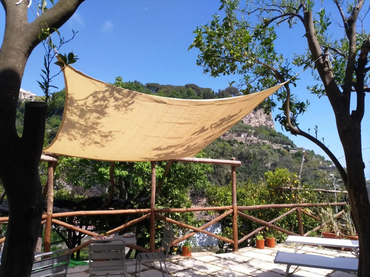 Lemons & Sun Apartment