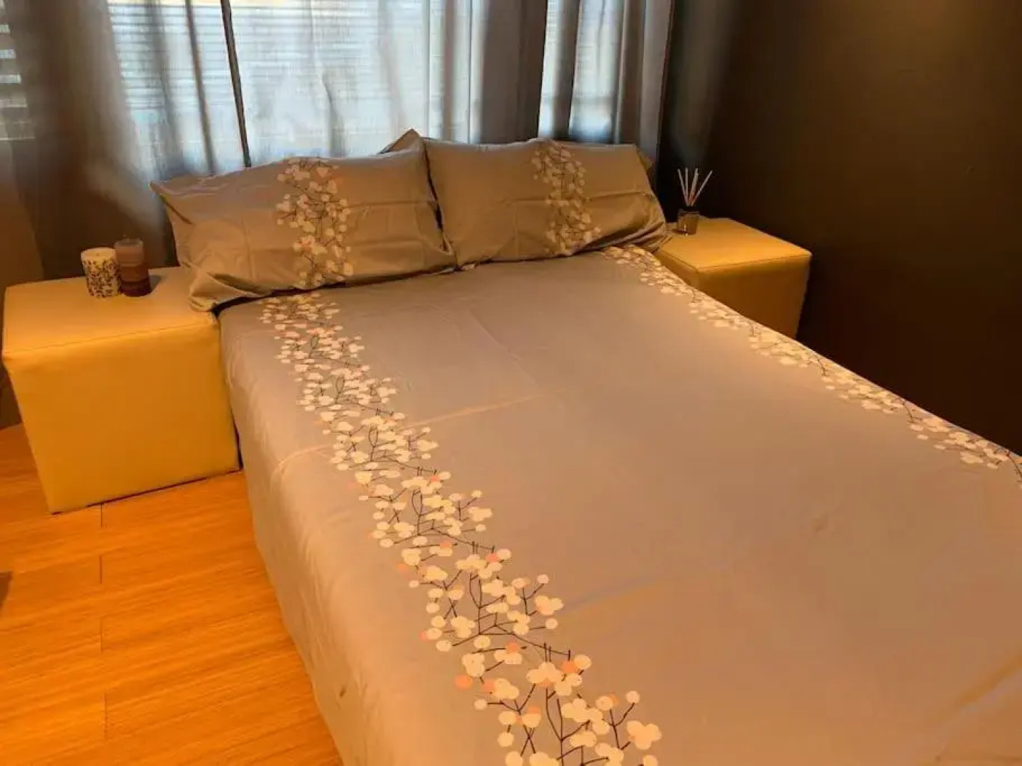 Sliver city next to paradise mall and metro