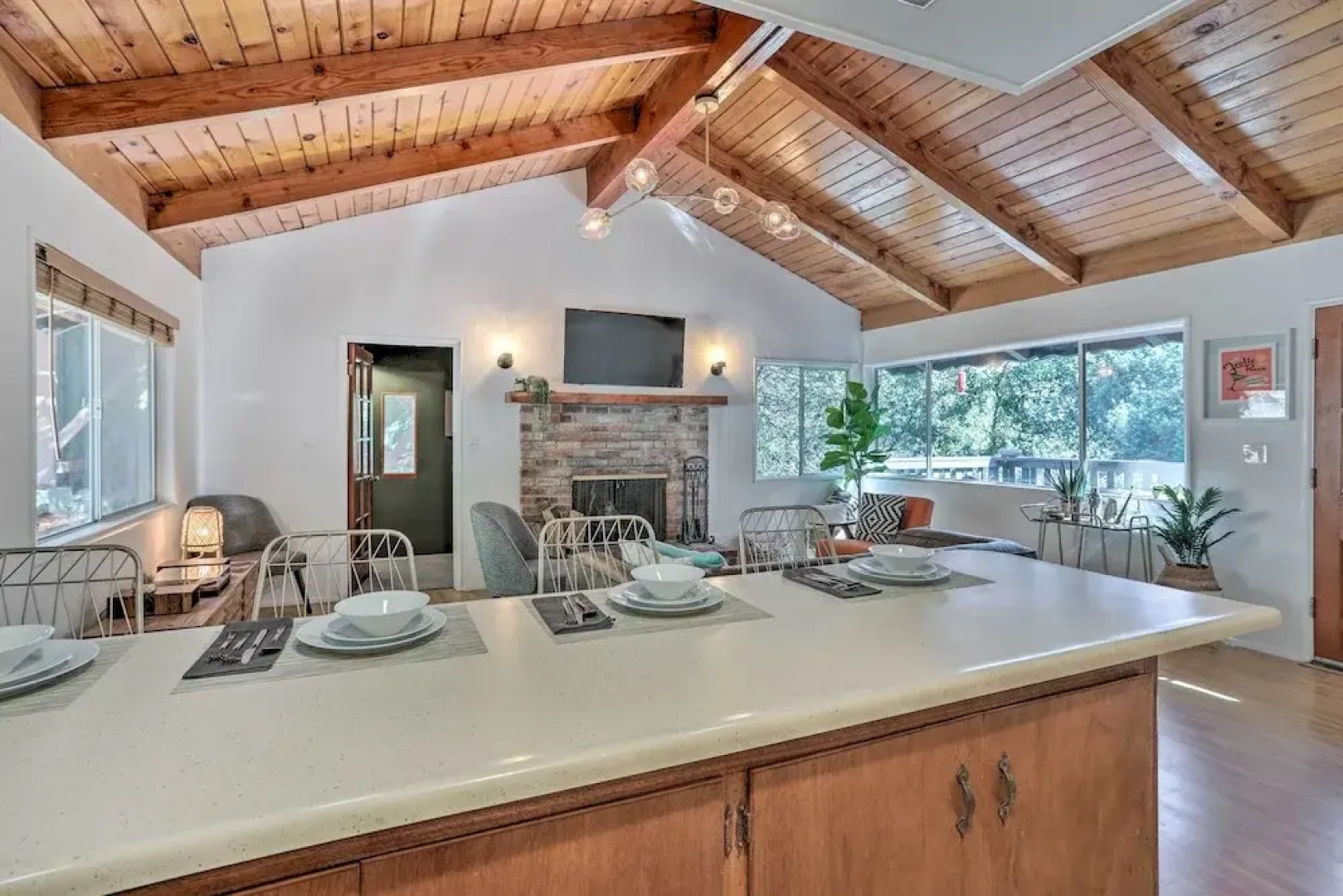 Modern & Unique Cabin With Deck by Lake Gregory!