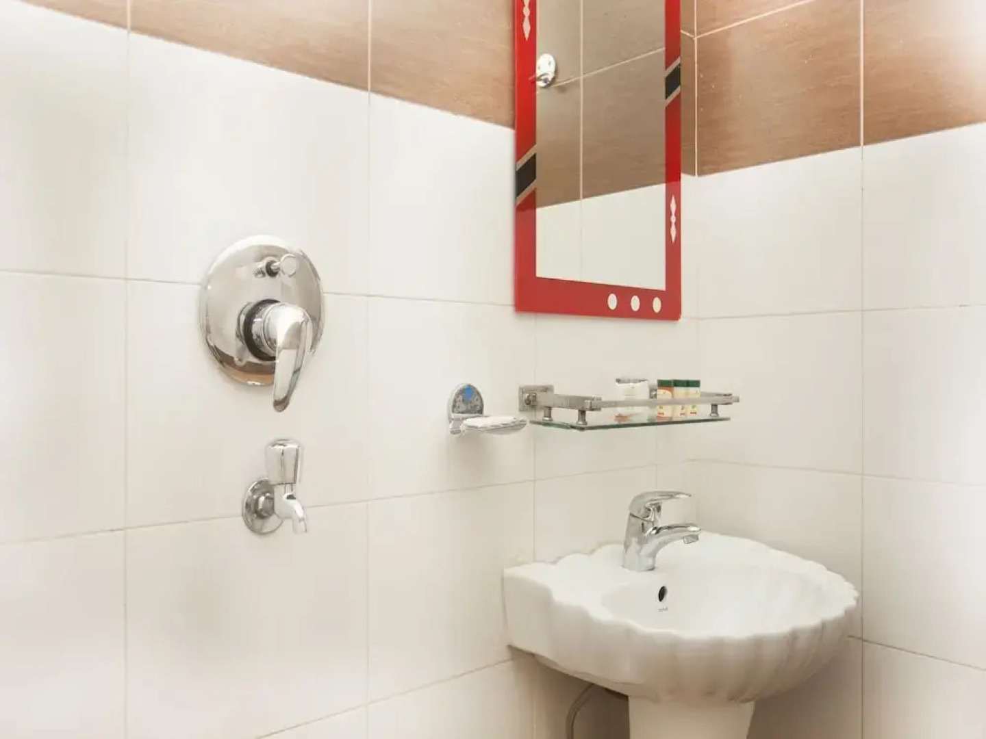 OYO 343 Pop Life Hotel