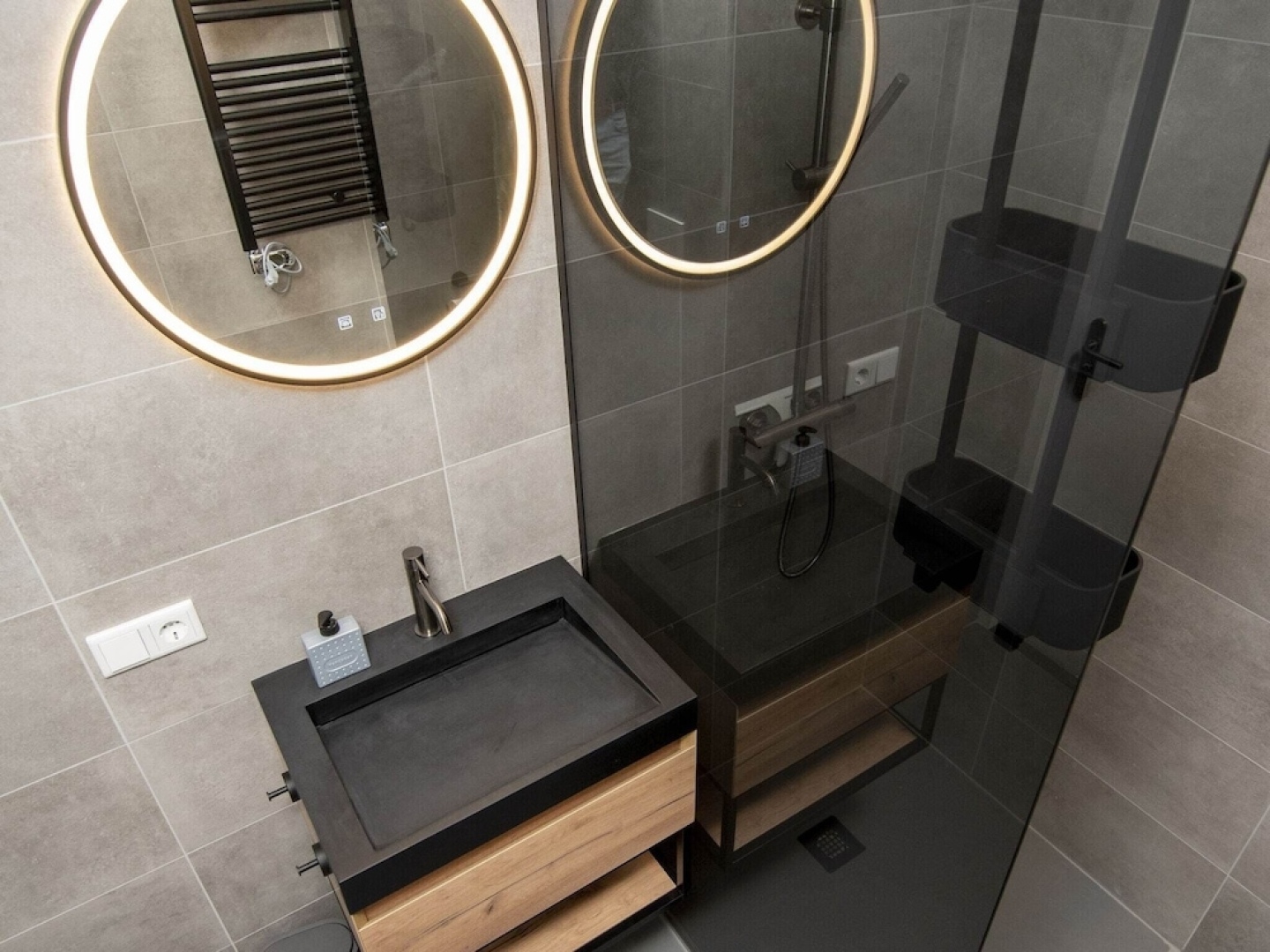 Bright Apartment Within Walking Distance of the Sneekermeer