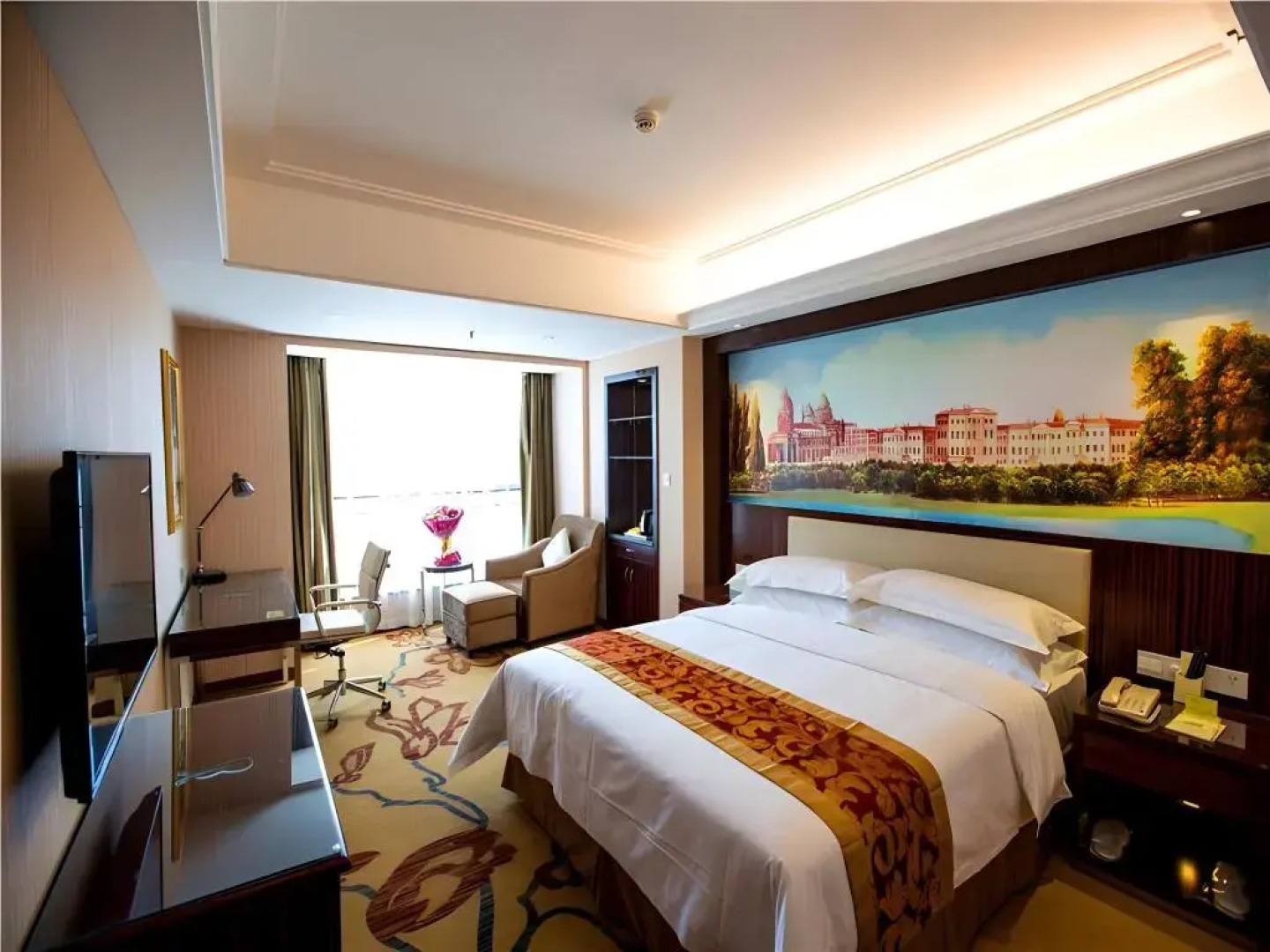 Vienna International Hotel (Zhumadian Huayuan Xuefu)