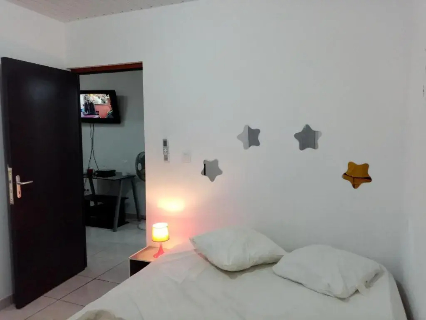 Un T2 Climatise, Une Nuit