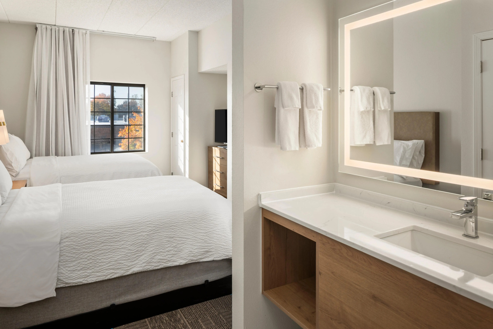 Staybridge Suites MPLS-Maple Grove/Arbor Lakes by IHG