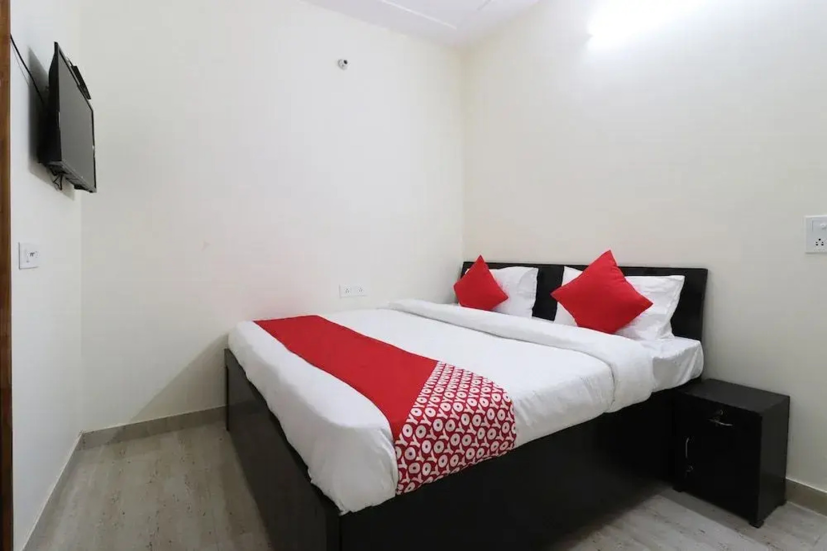 OYO 46761 Hotel Royal King Deluxe