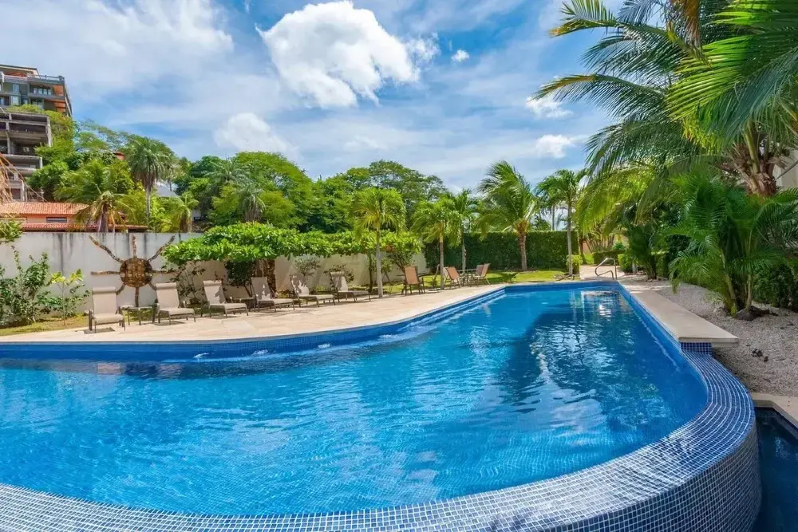 Ocean View Condo - Few minute walk to the beach and restaurants