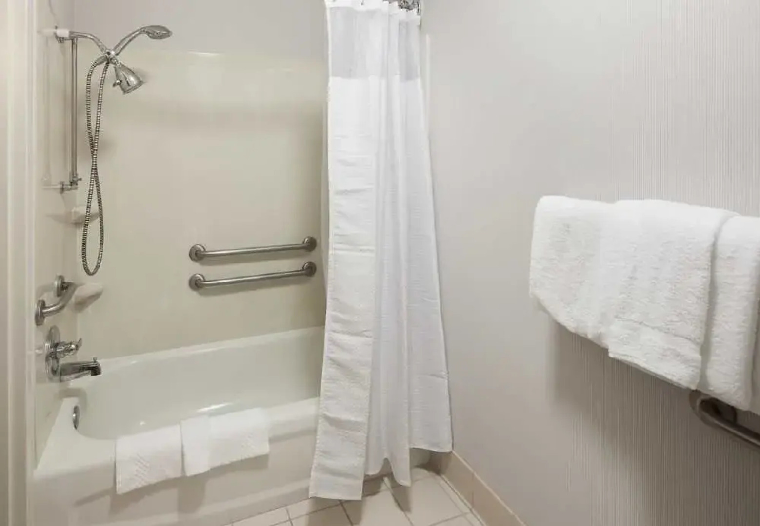 Courtyard Wichita East