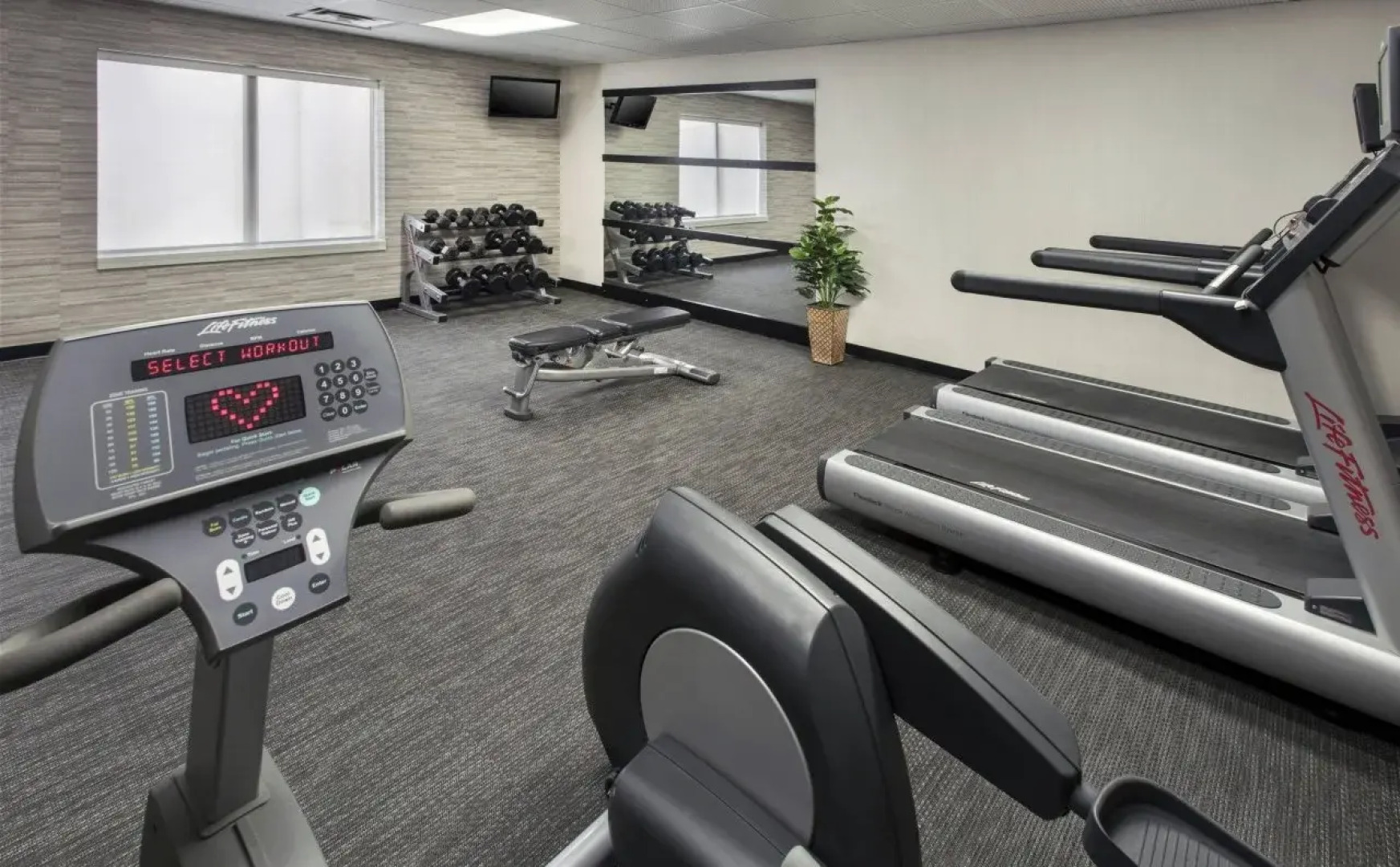 Courtyard by Marriott Newark Liberty International Airport