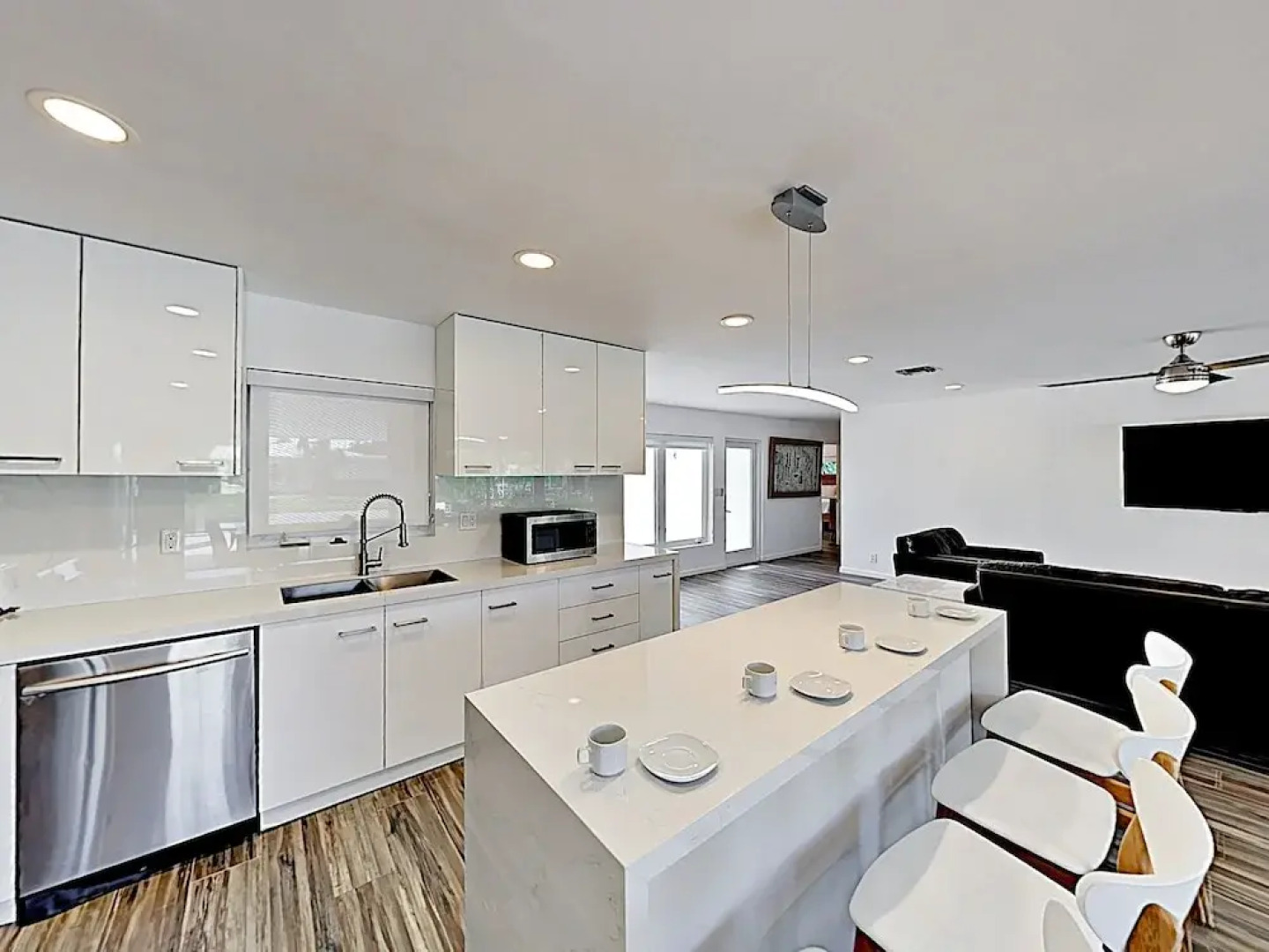 New Listing! Canal-front W/ Private Pool & Hot Tub 3 Bedroom Home