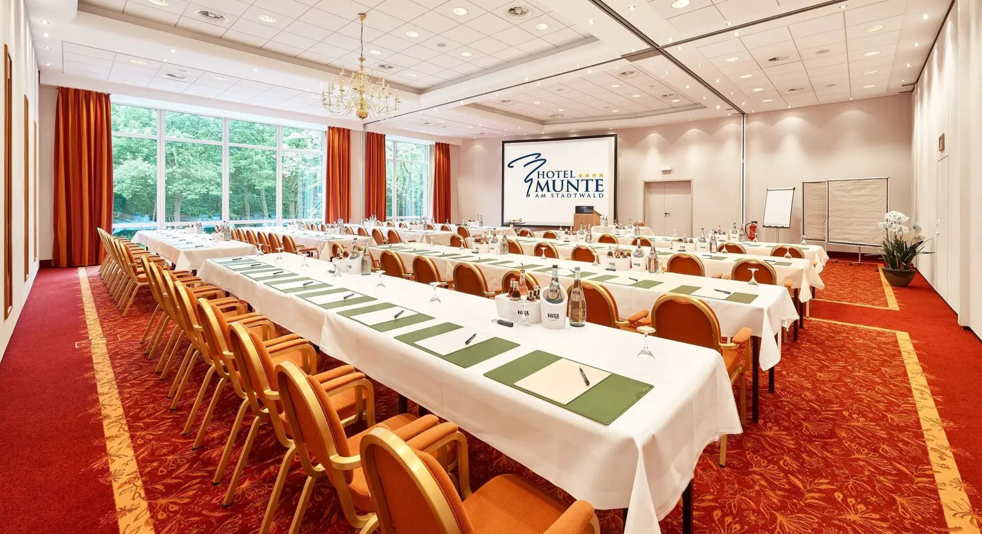 Отель Munte-Wellnesshotel am Stadtwald