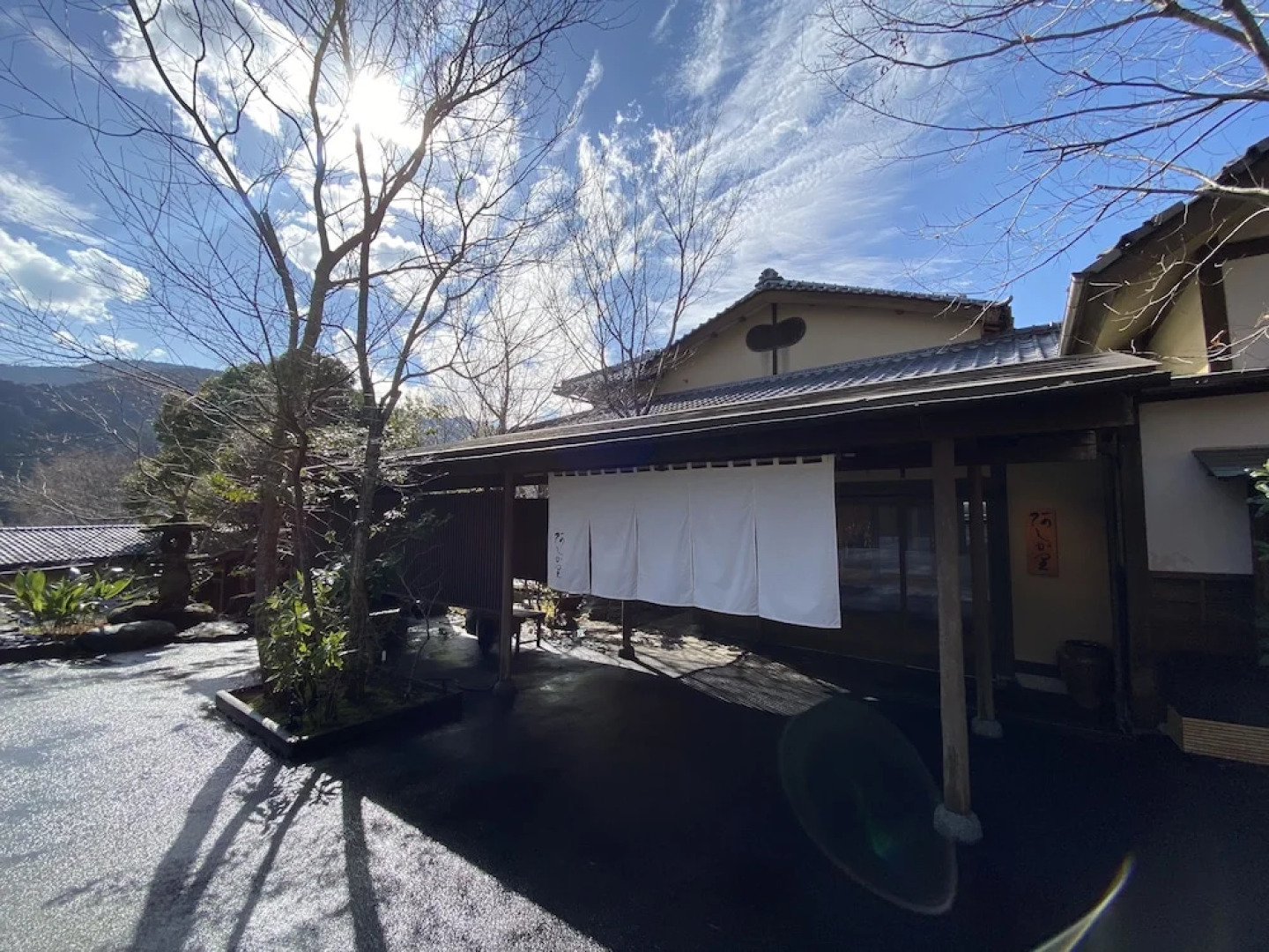Yugawara Onsen Ashikari Ryokan