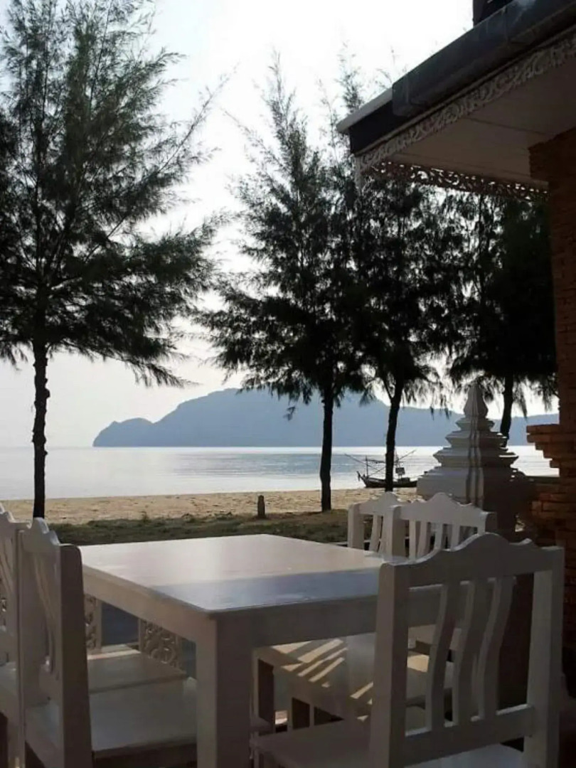 Samroiyod Beach Resort