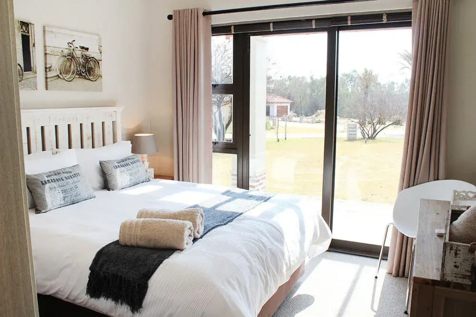 Pont de Val Riverside Escape