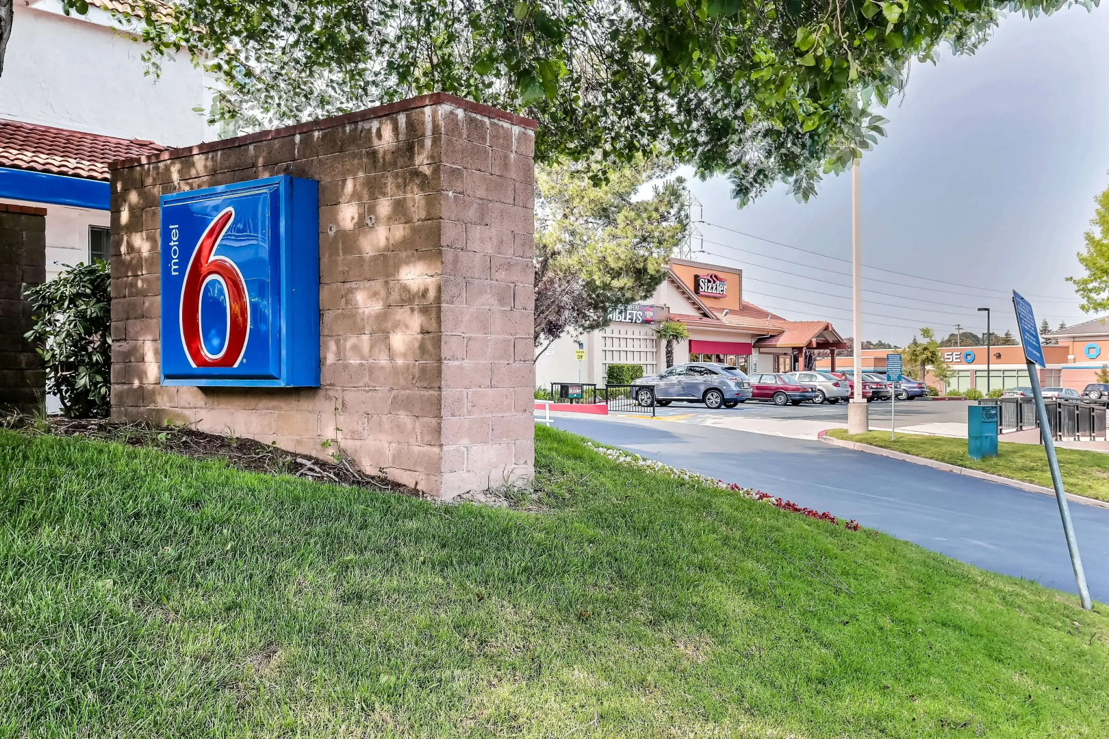 Motel 6 Pinole, CA