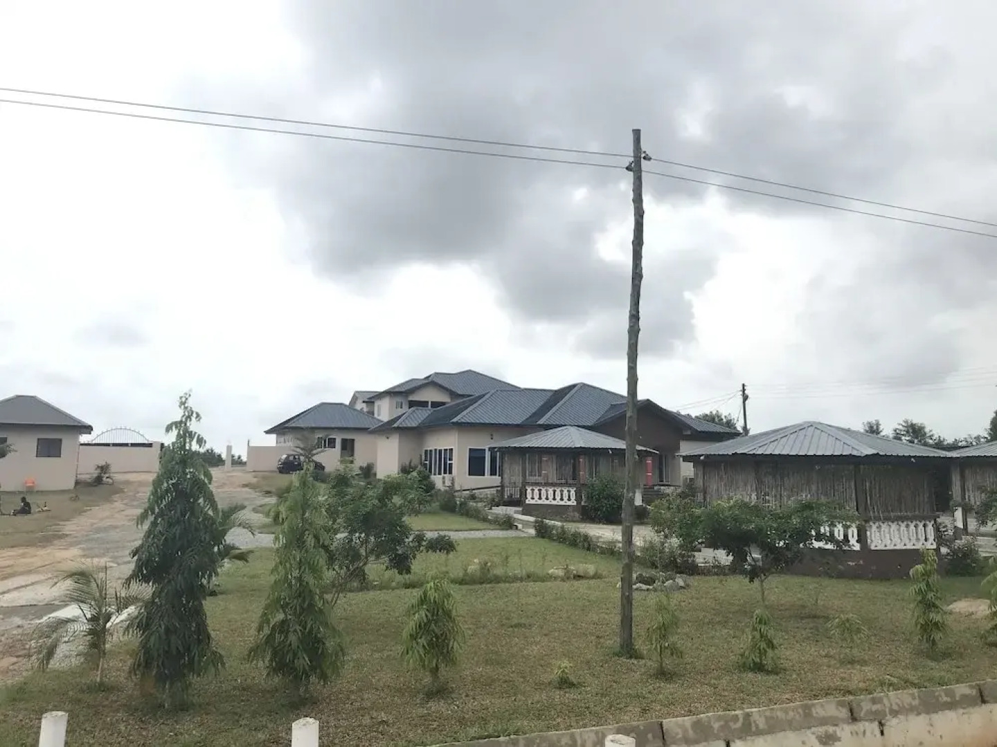 Menyinda Hotel and Restaurant