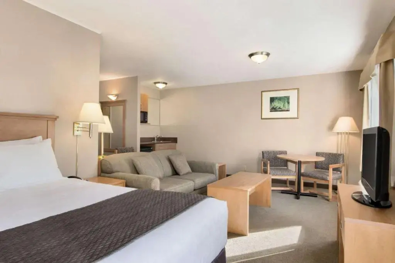 Days Inn & Suites - Thunder Bay