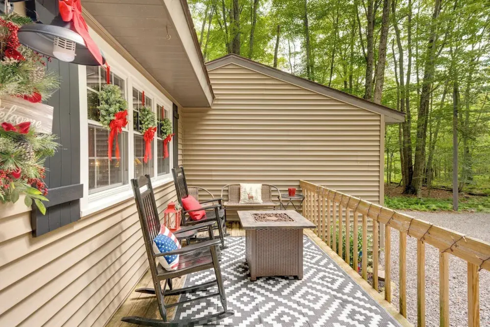 1 Mi to Gouldsboro State Park: Cabin w/ Deck!