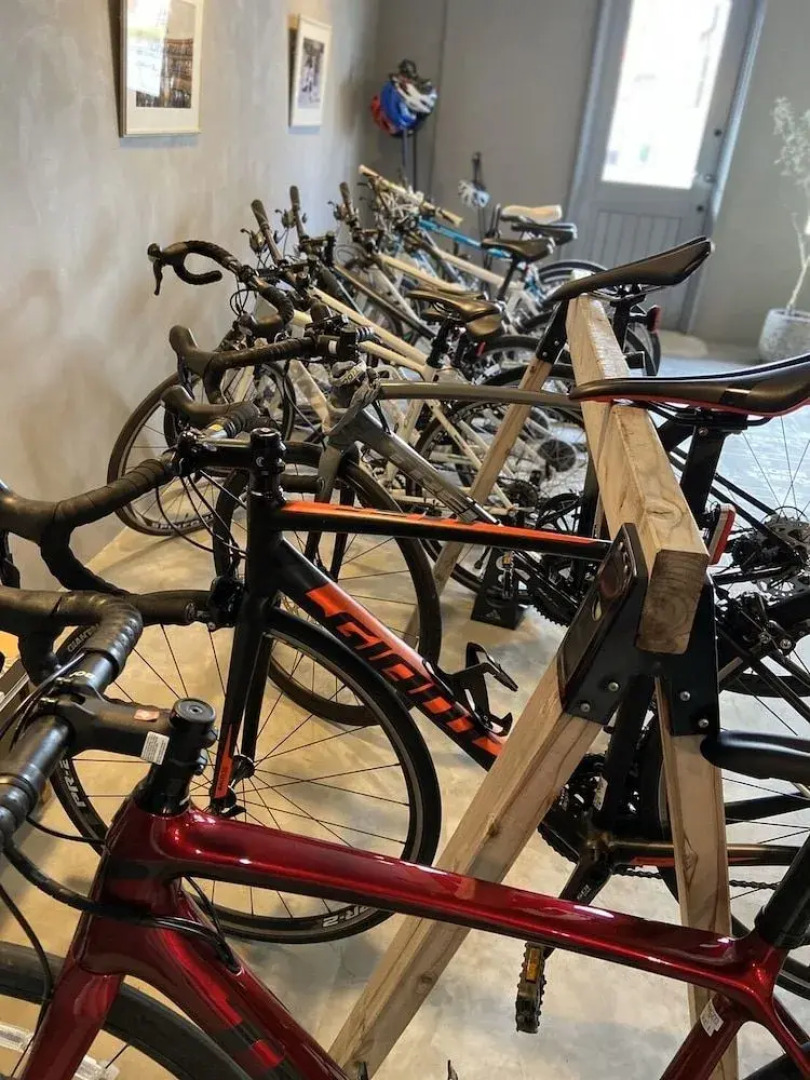 Nakaharaya Hostel & Café