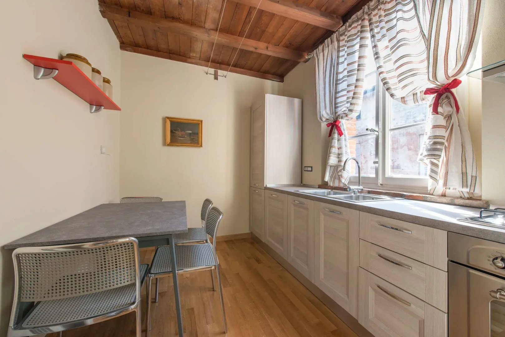 N.15 Santori Luxury Home