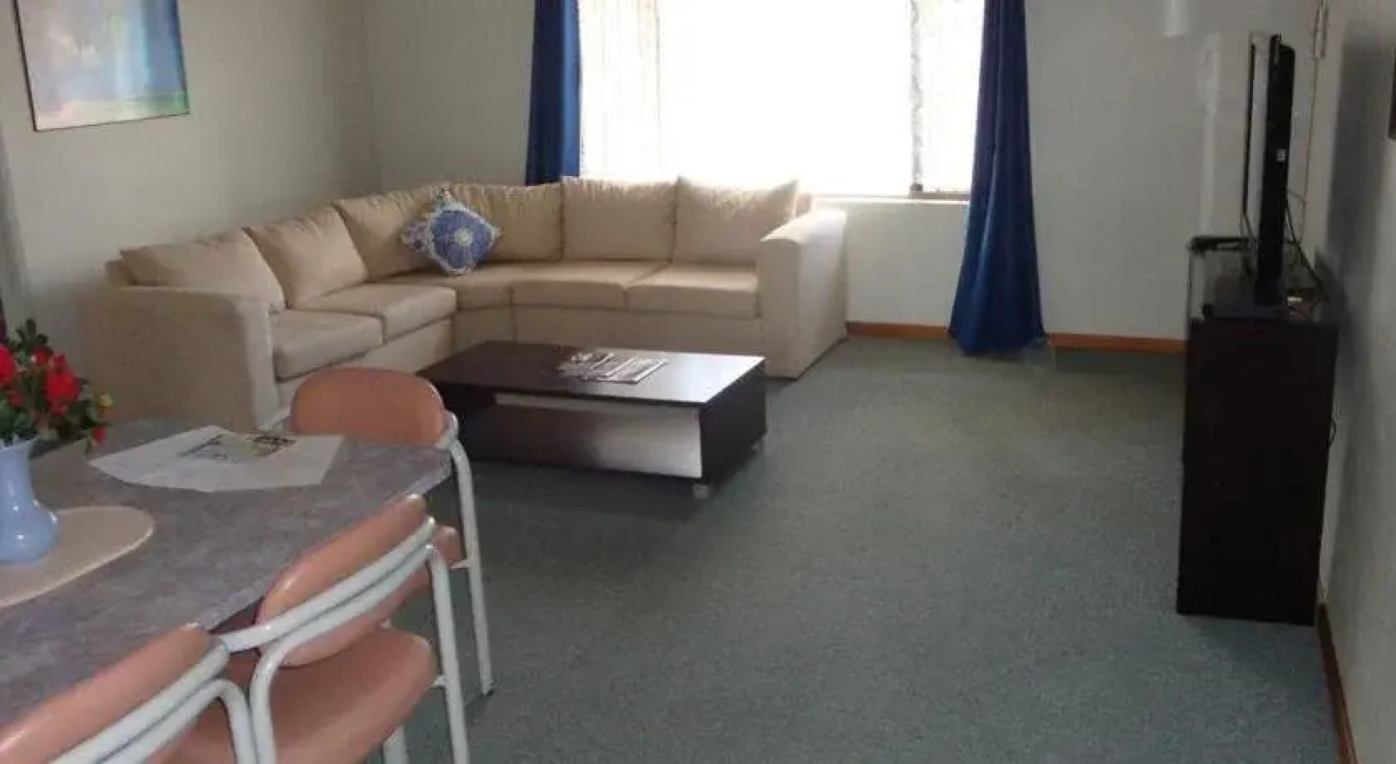 Adrift By The Beach Holiday Units