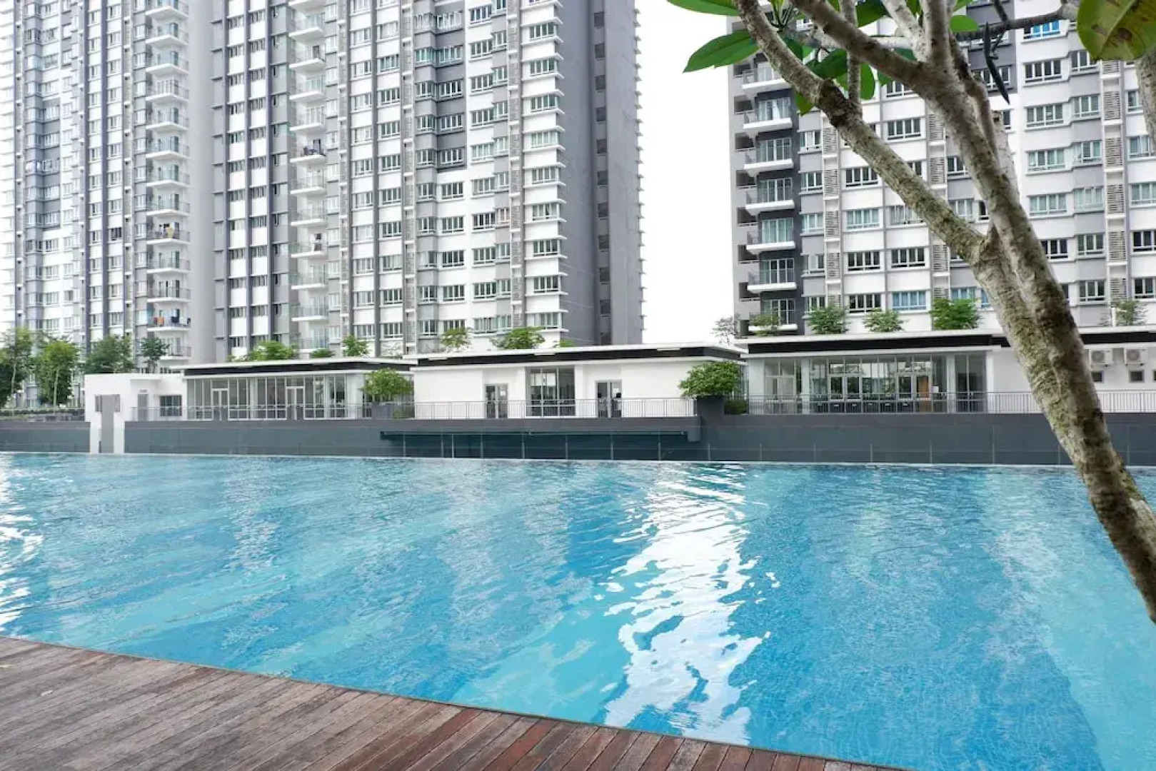 J's Suite at Southville City