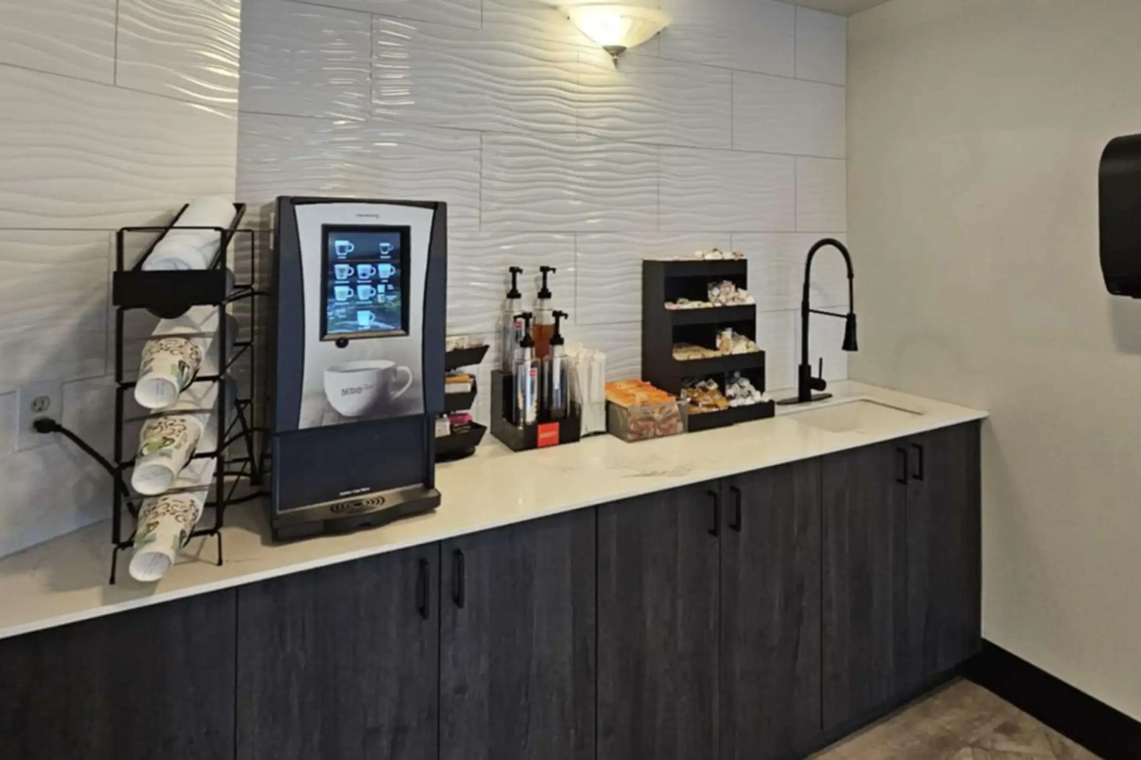 Edgewater Inn and Suites, an Ascend Collection Hotel