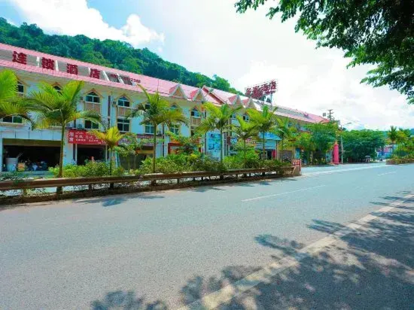 Duoke Chain Hotel