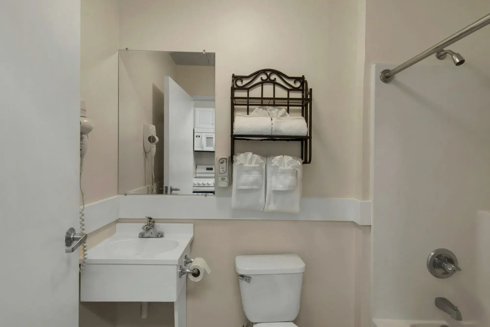 Beach Tower Beachfront Hotel, a By The Sea Resort