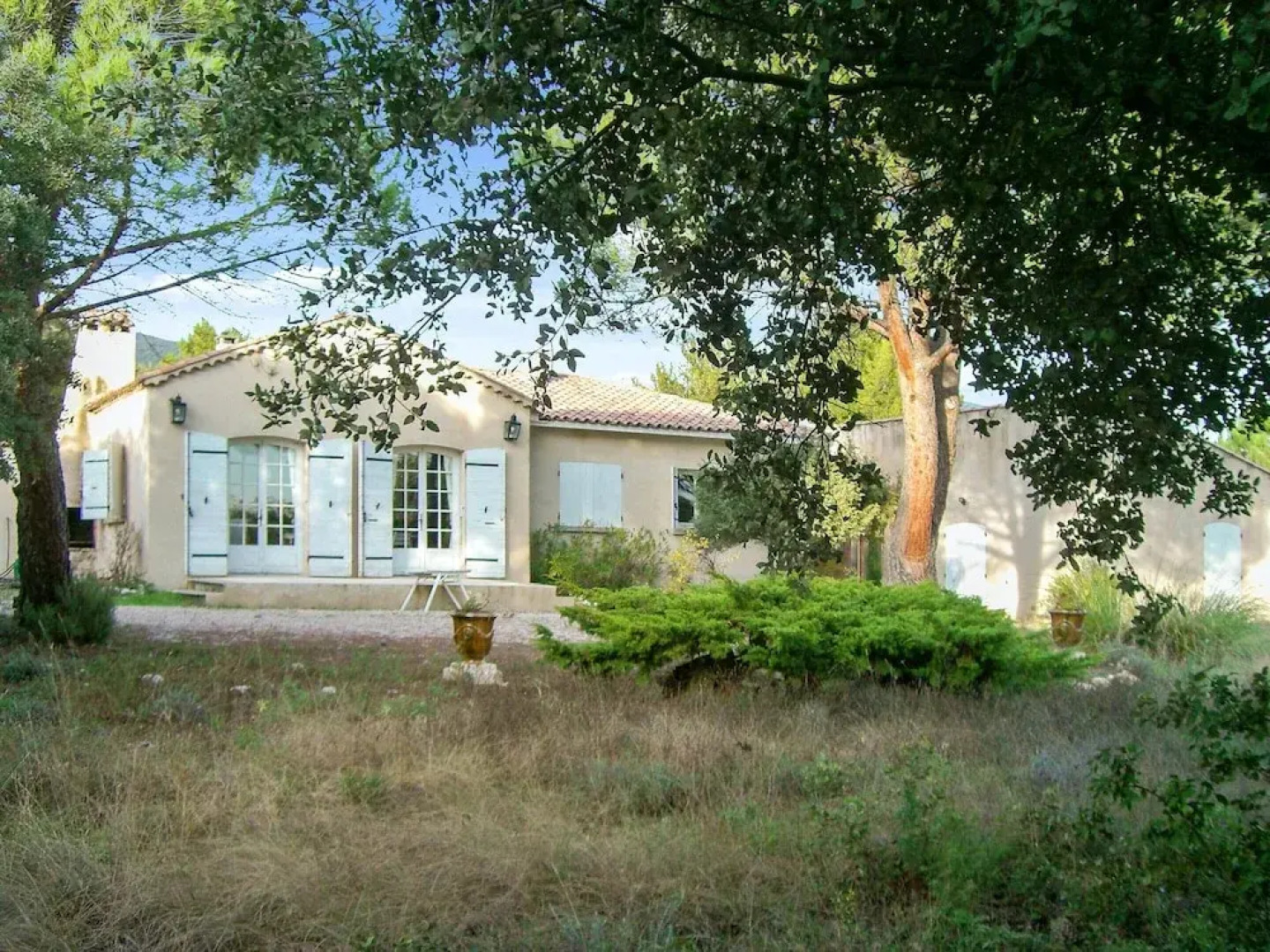 House With 4 Bedrooms in Cucuron, With Private Pool, Furnished Garden