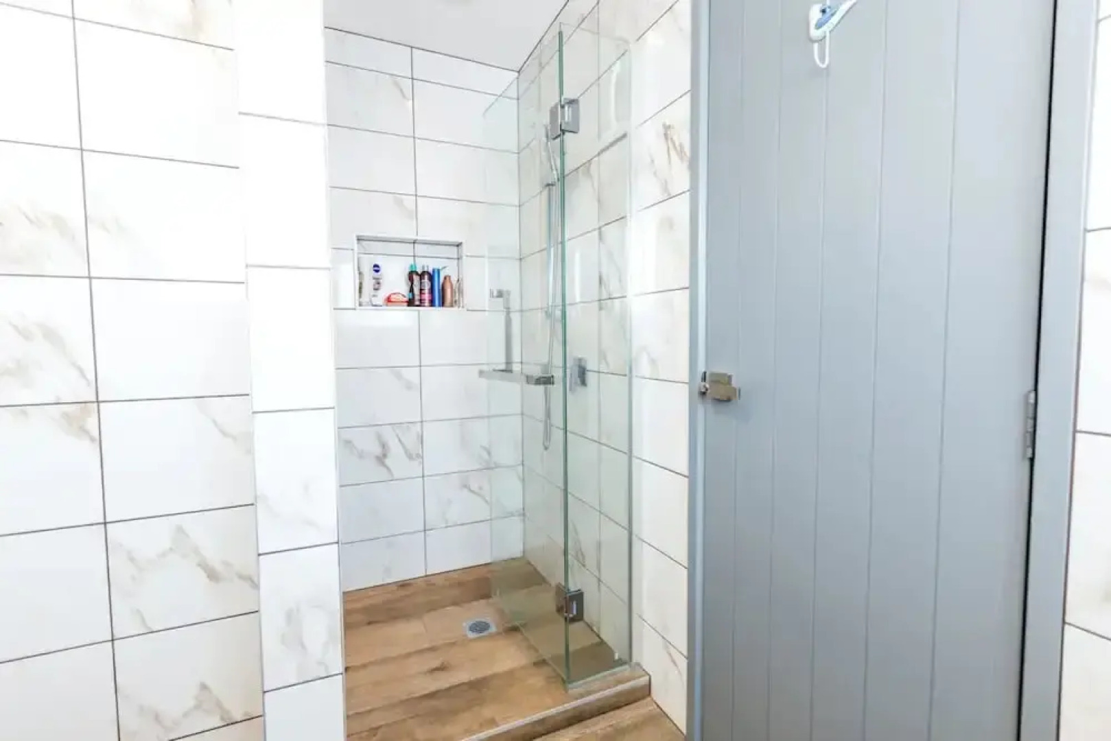 3 Bedroom Village Retreat Home With Sea Views