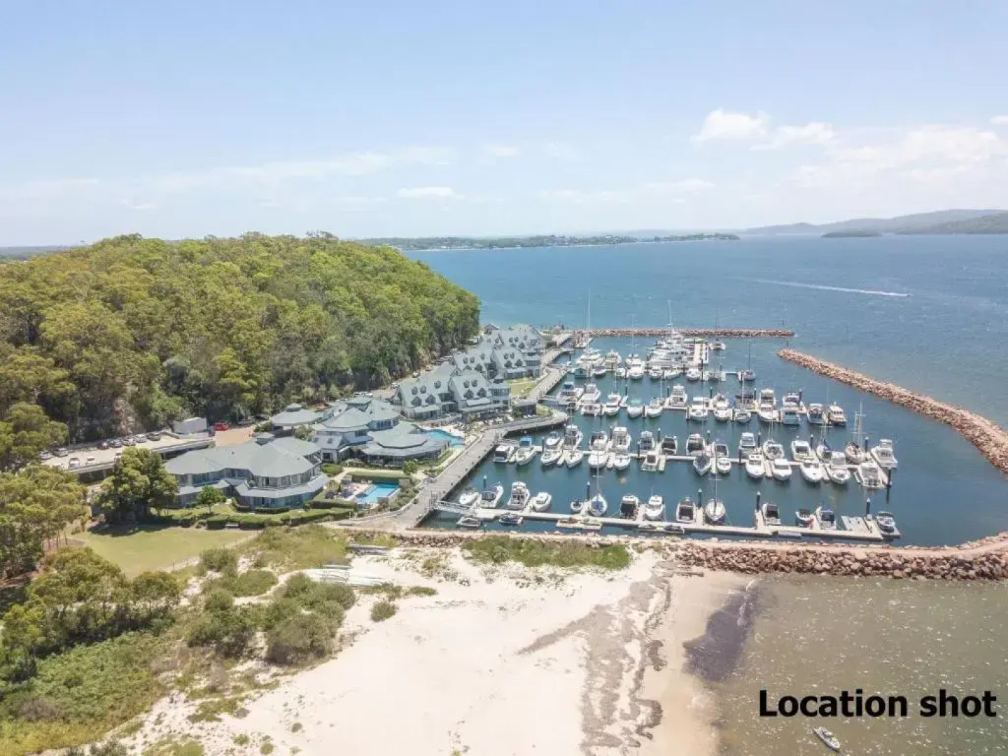 91 Sandy Point Road with Wifi Boat Parking and Air Con