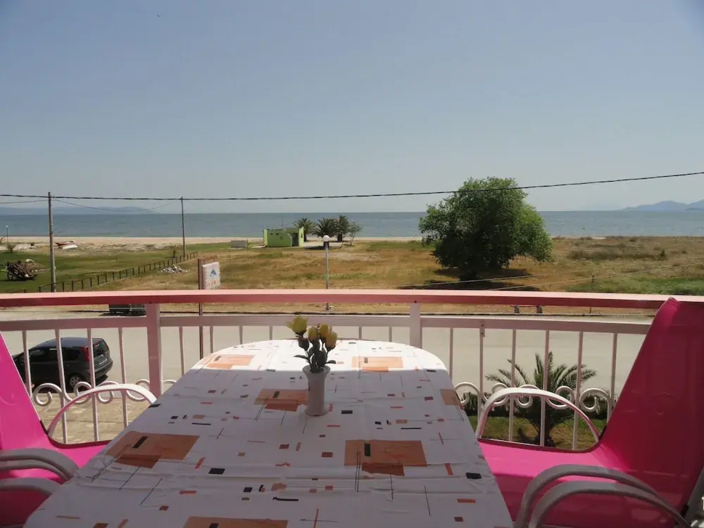 50 Meter bis zum Strand: Pension Delfini mit Terrasse