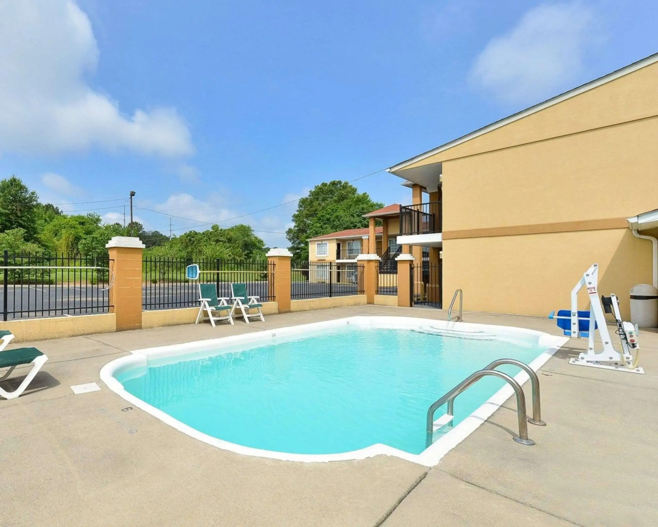 Quality Inn & Suites Cartersville North