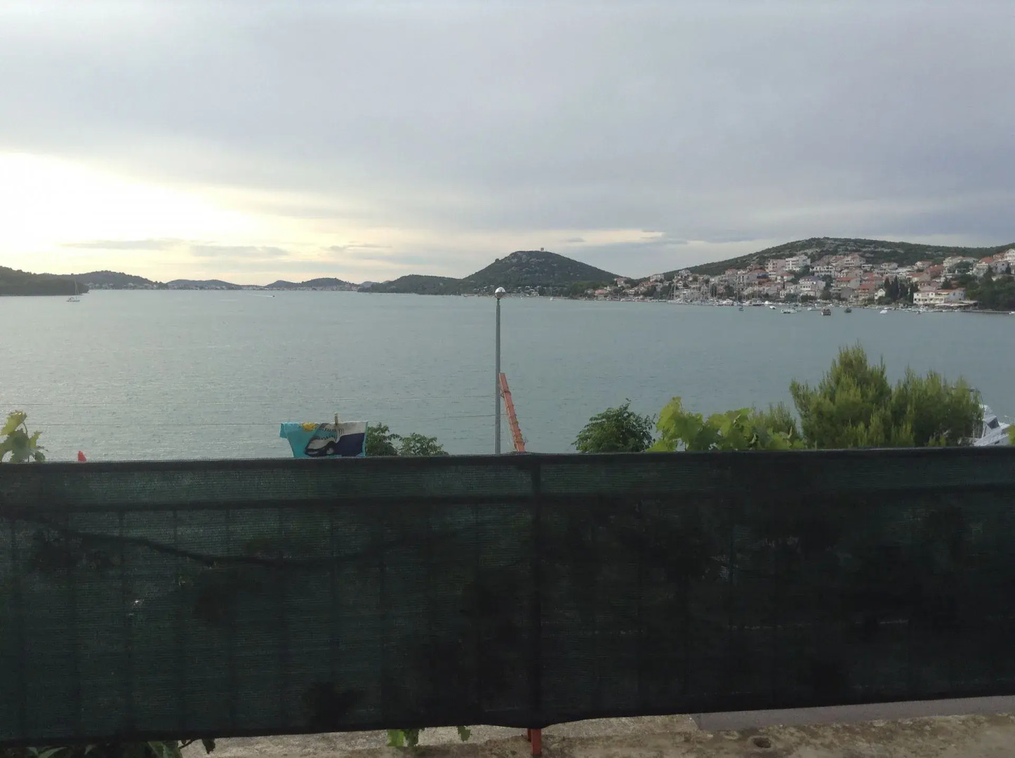 Apartment Bila - 15m from the sea: A1 Tisno, Island Murter