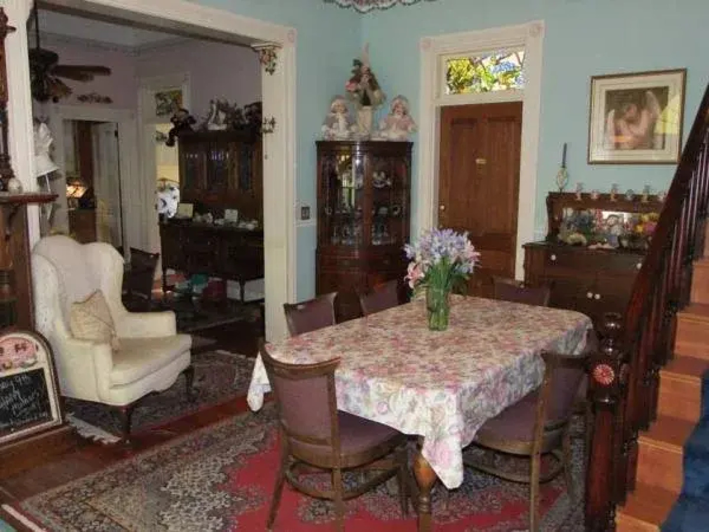 Robins Nest Bed & Breakfast