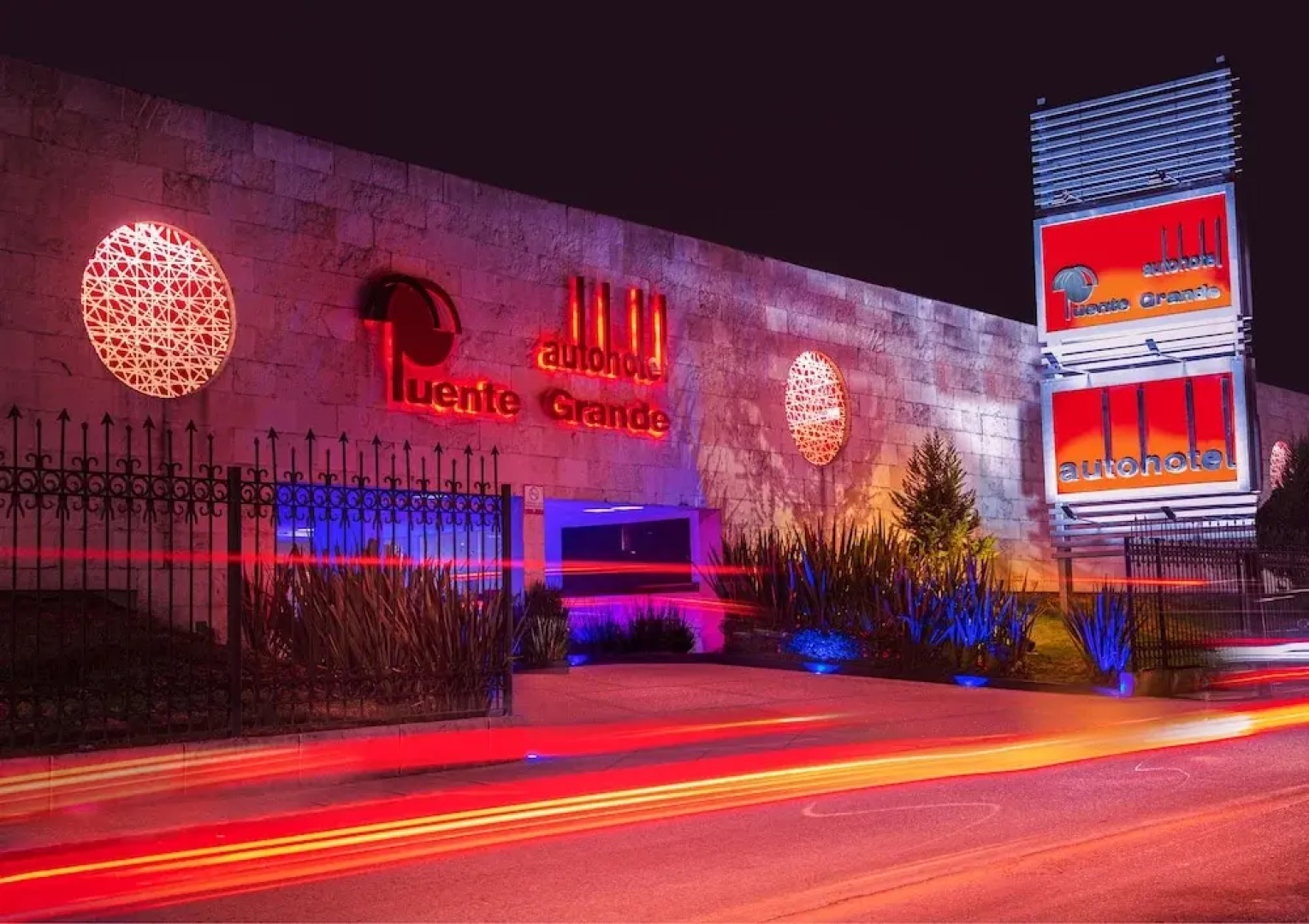 Auto Hotel Puente Grande