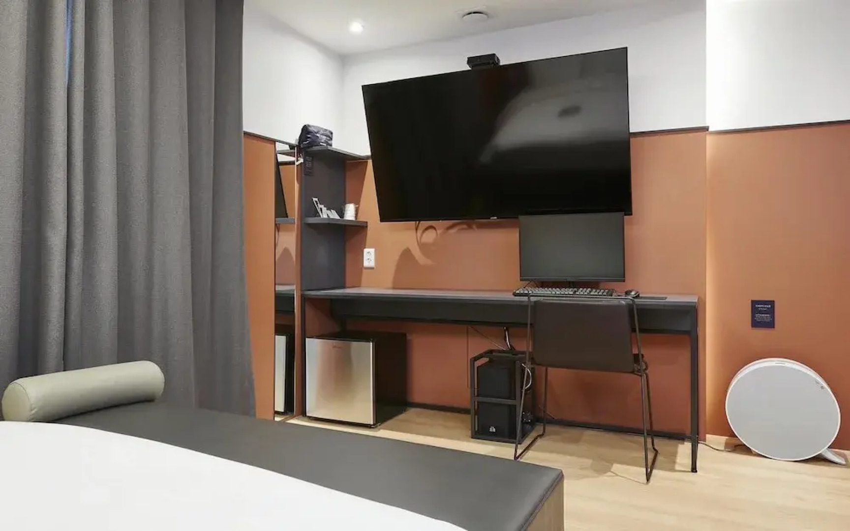 Seosan Lake Park Just Sleep Hotel