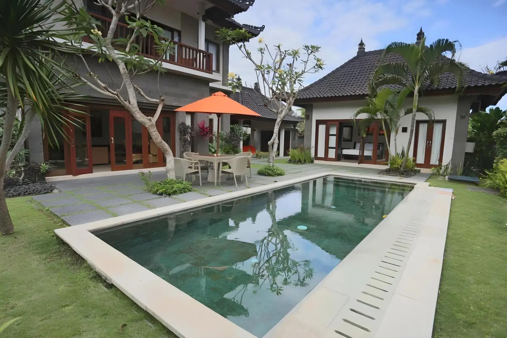 Swan Keramas Bali Villas