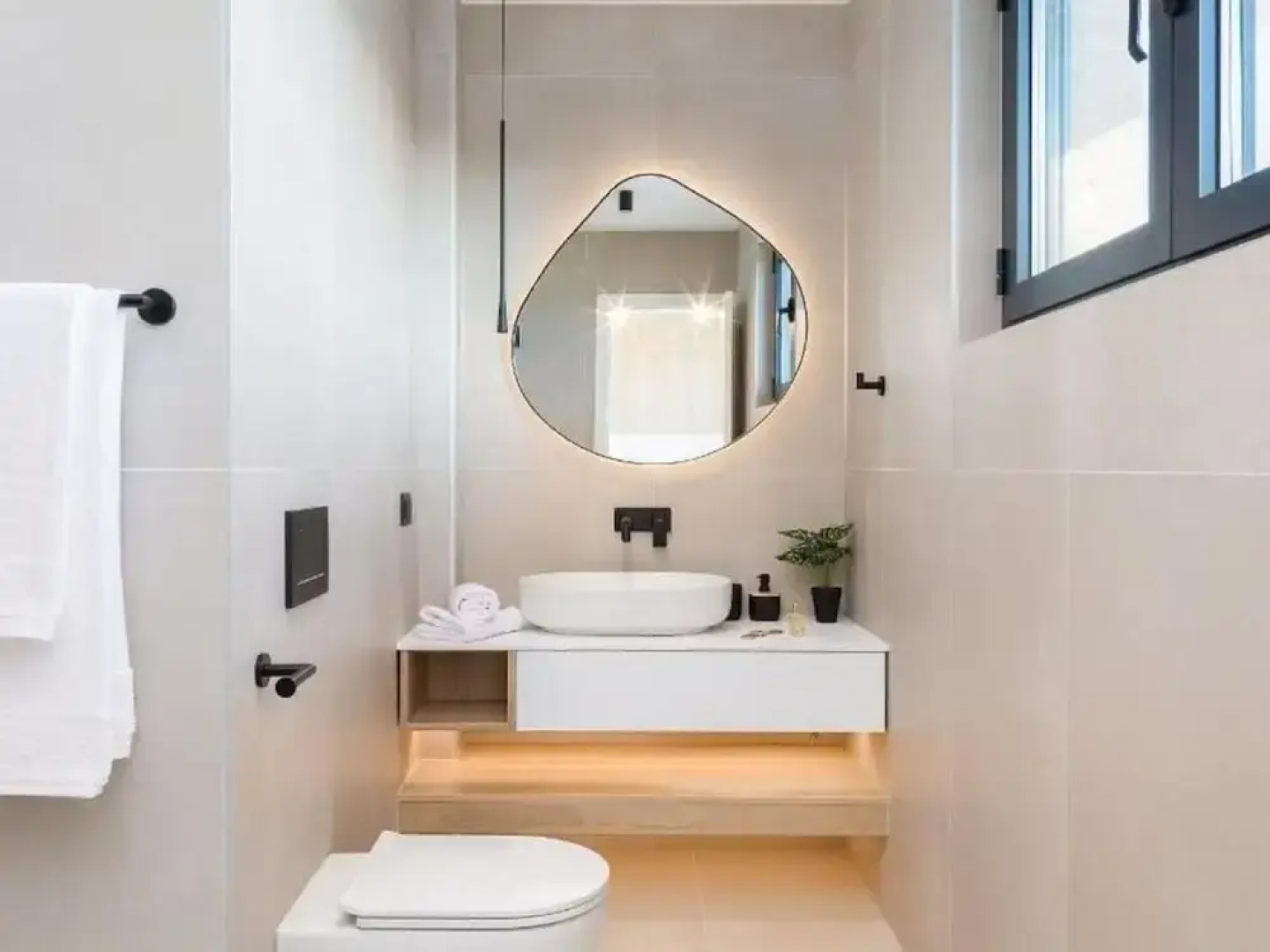 Luxury Villa With Swimming Pool and Sauna