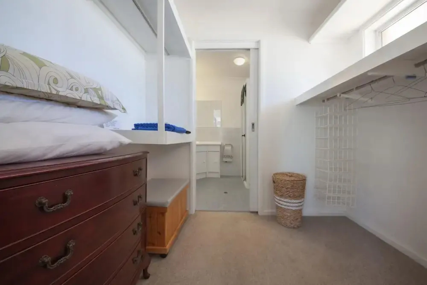 Sandy Point Road, 151