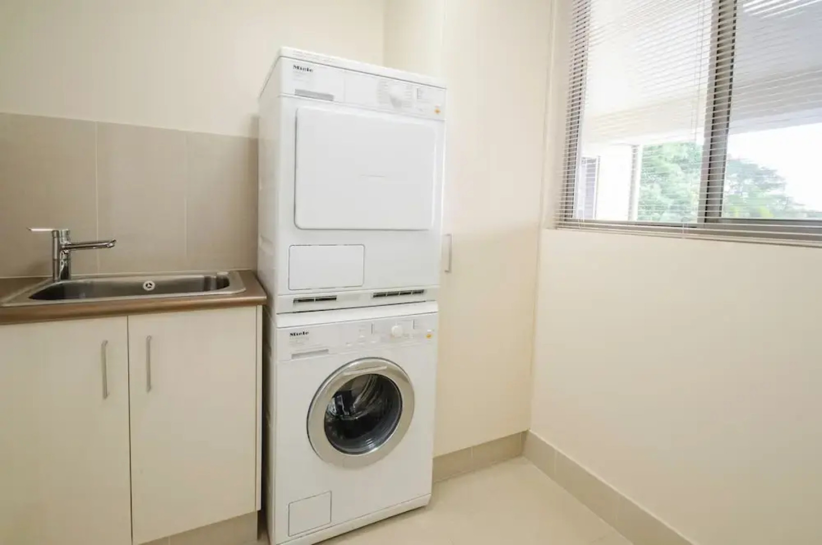 Ming Apartments #1 - 1/236 Marine Parade