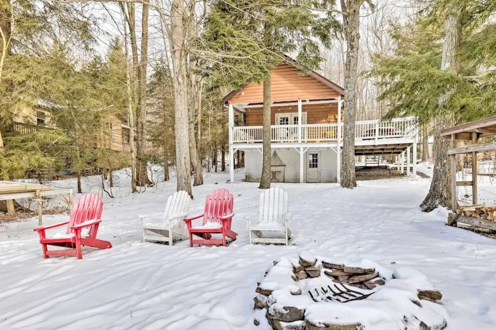 Private Lake Access & Canoes: Pennsylvania Cottage
