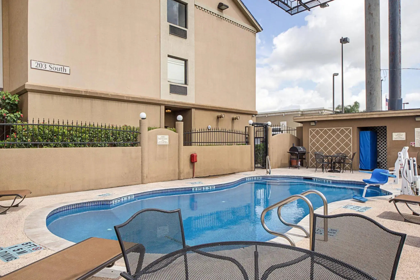 Shary Inn and Suites