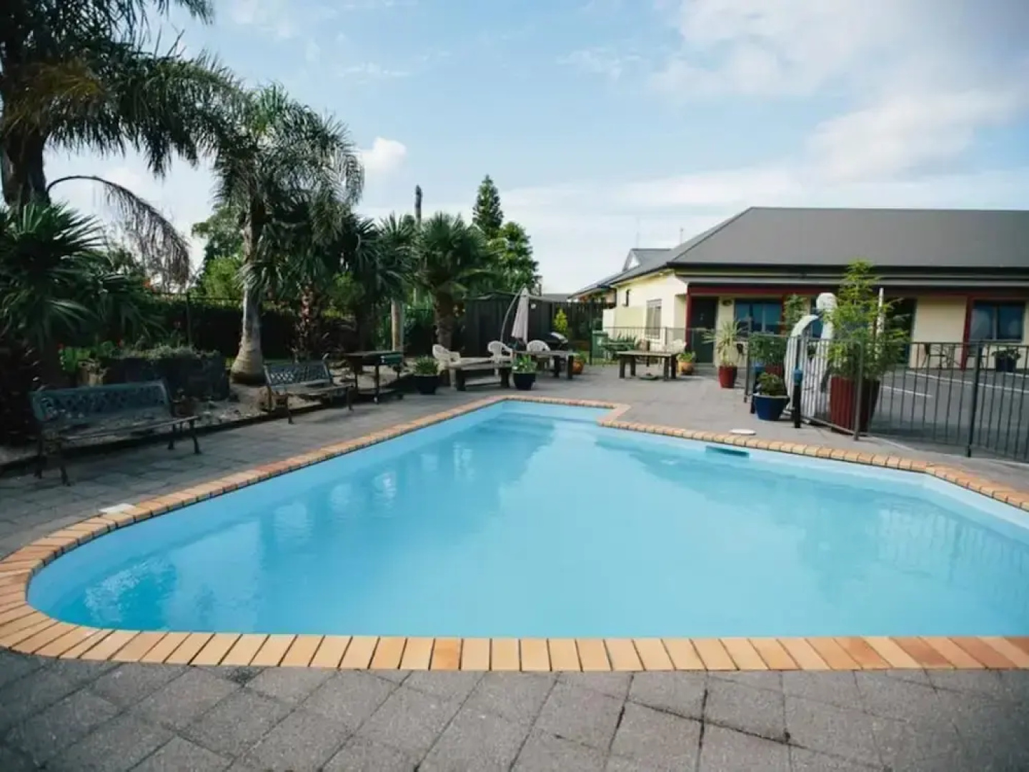 ASURE Kaimai View Motel