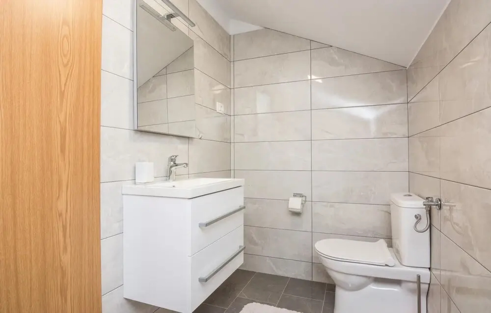 Beautiful Home in Donje Rastane With 3 Bedrooms, Wifi and Outdoor Swimming Pool